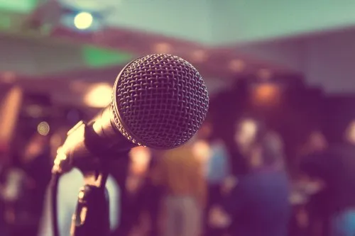 Three ways to capture a crowd – useful techniques to engage your audience